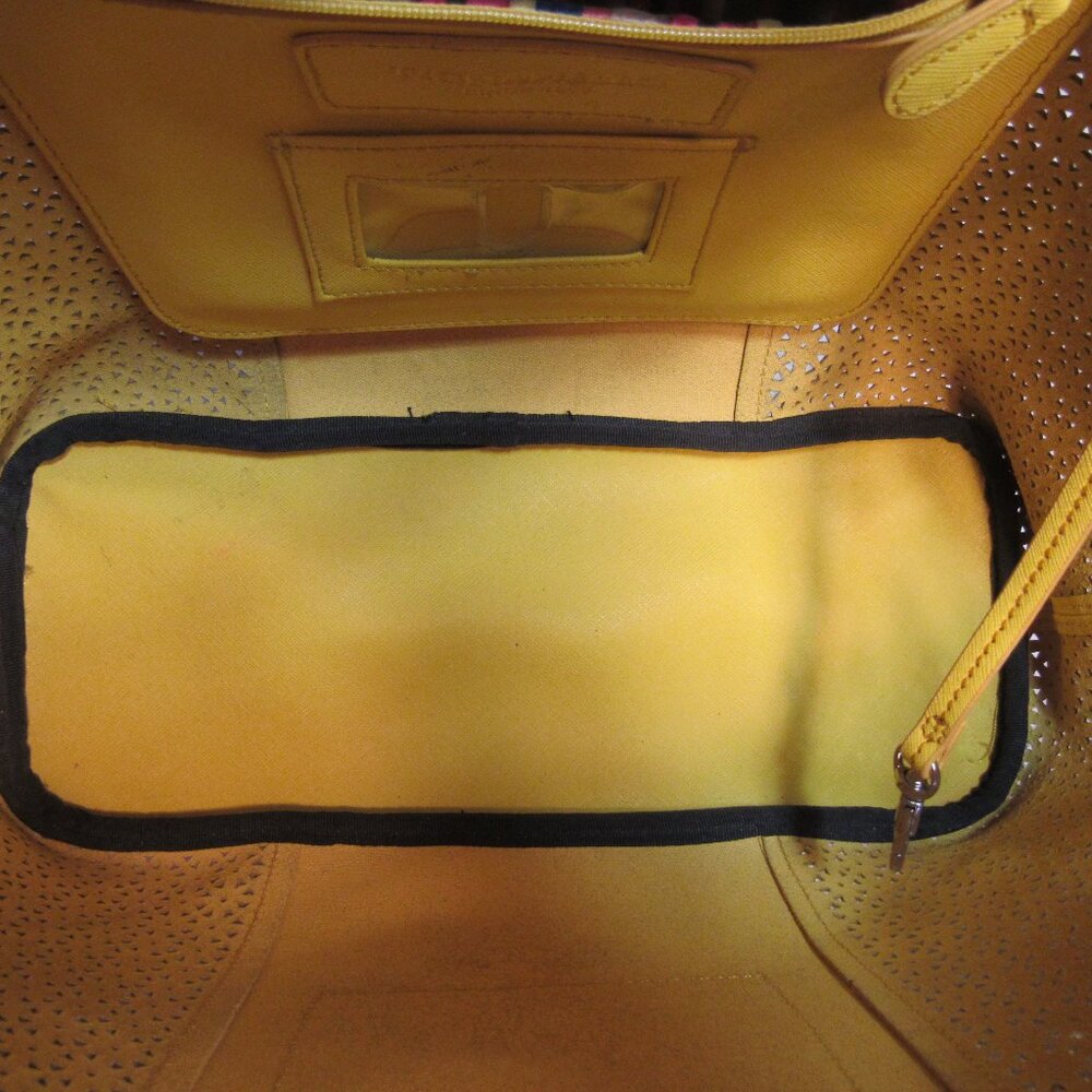 TIGNANELLO LEATHER YELLOW PERFORATED TOTE 15" X 12"small issue with strap edges - Picture 5 of 8